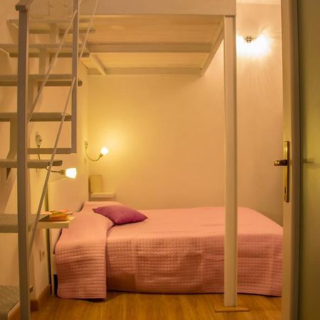 Appartamento Lilla Dei Buoni E Cattivi Cagliari Habitación foto