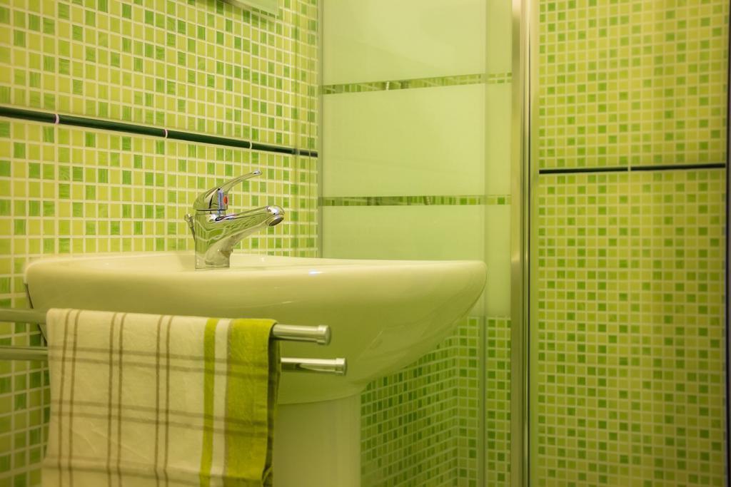 Appartamento Lilla Dei Buoni E Cattivi Cagliari Habitación foto